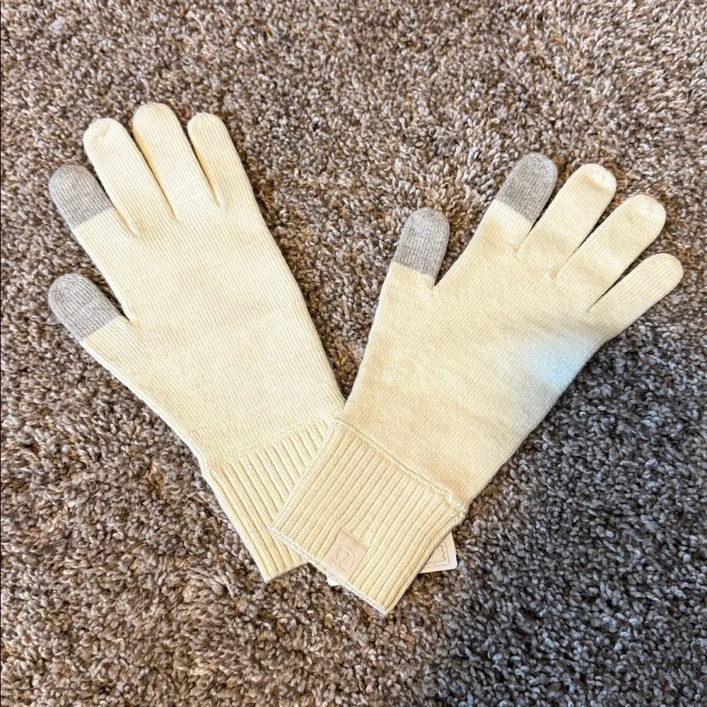 Lululemon Gloves